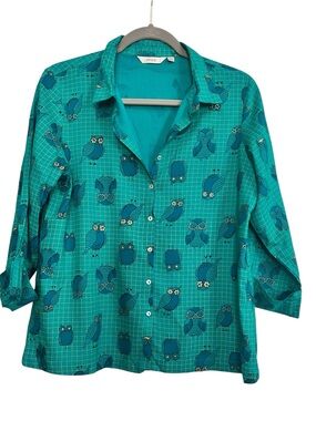 MAX Clothing women’s features a grid pattern overlaid with graphic owl size L